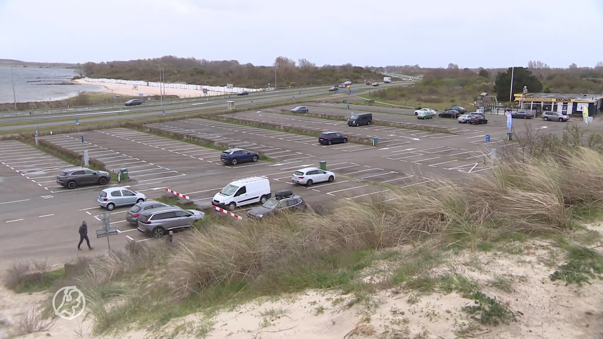 Parkeerkosten bij strand Veere rijzen de pan uit