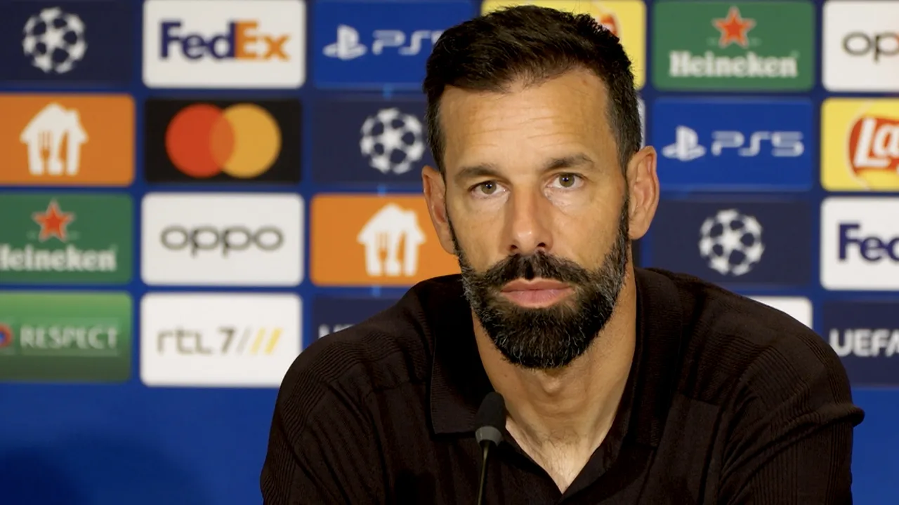 Van Nistelrooij wil niet veel kwijt over incident met spelersbus Rangers FC