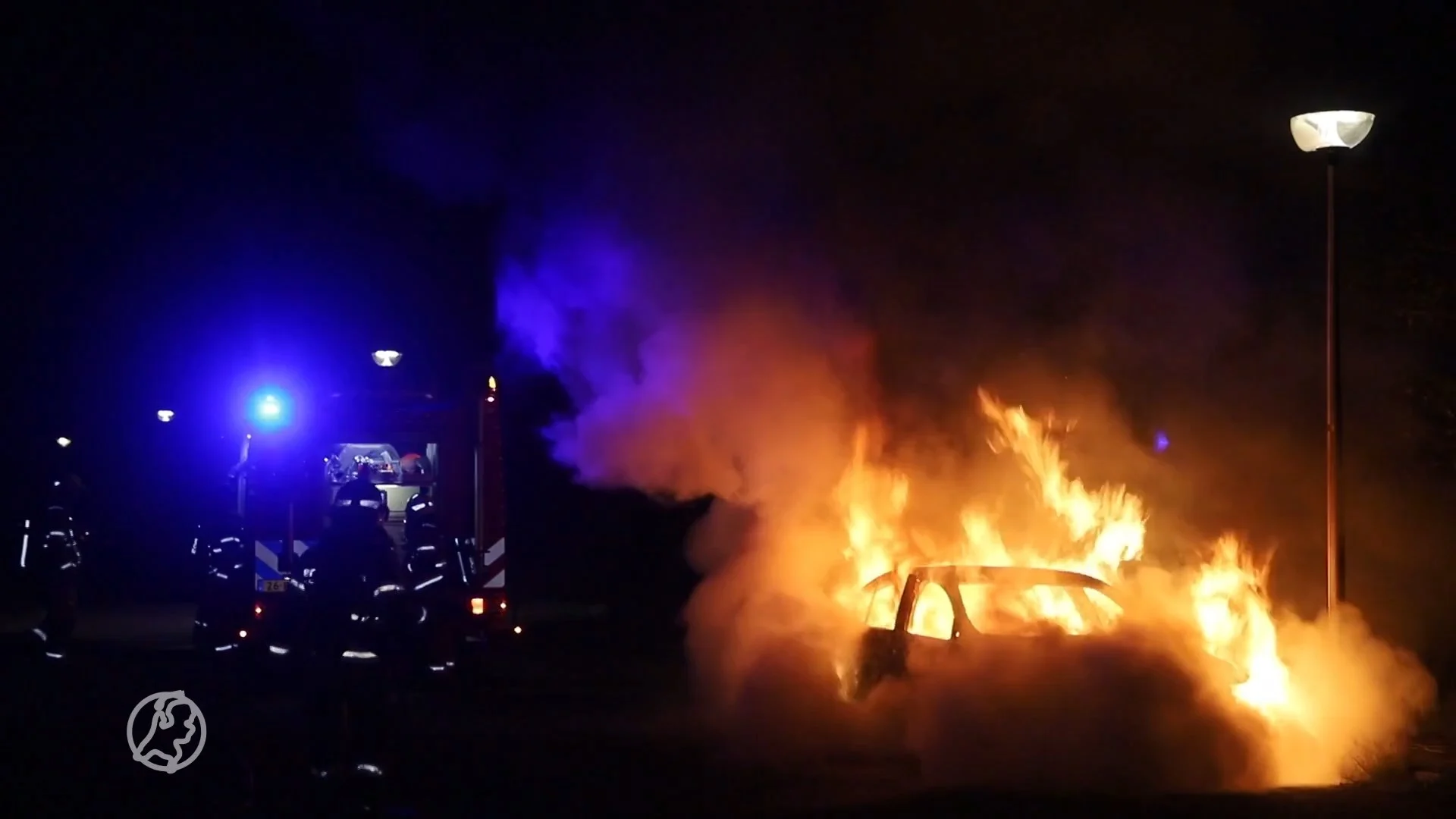 Tientallen auto's in brand in woonwijk Veldhuizen in Ede