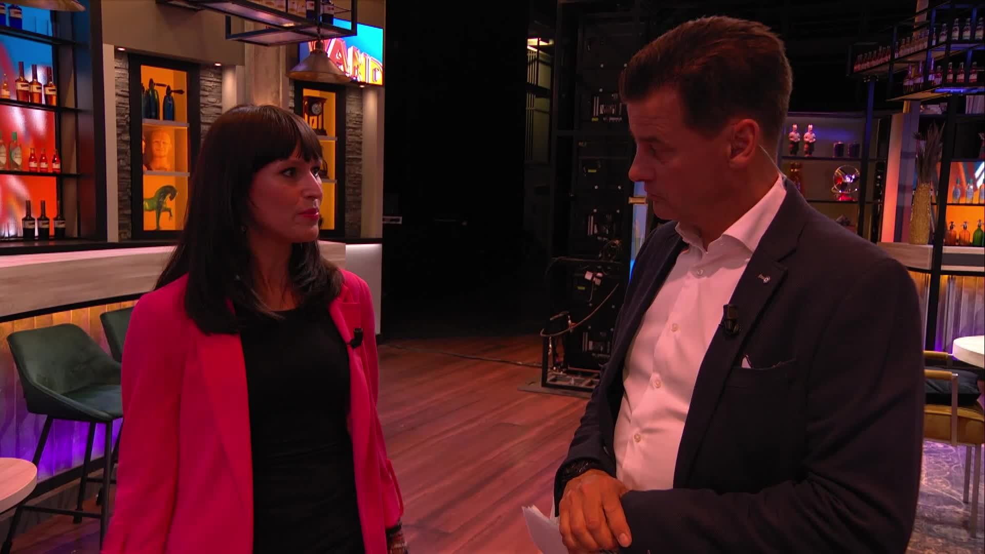 In de Wandelgangen met China-kenner Manya Koetse: 'Ik vond het niet spannend'