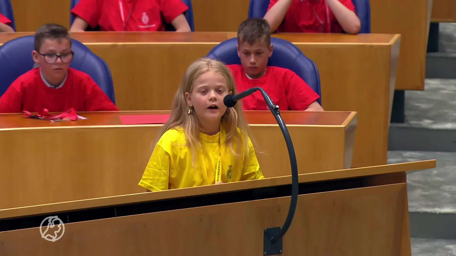 Basisschoolkinderen voelden Rutte aan de tand tijdens Kindervragenuur: 'Wie gaat dat betalen dan?'