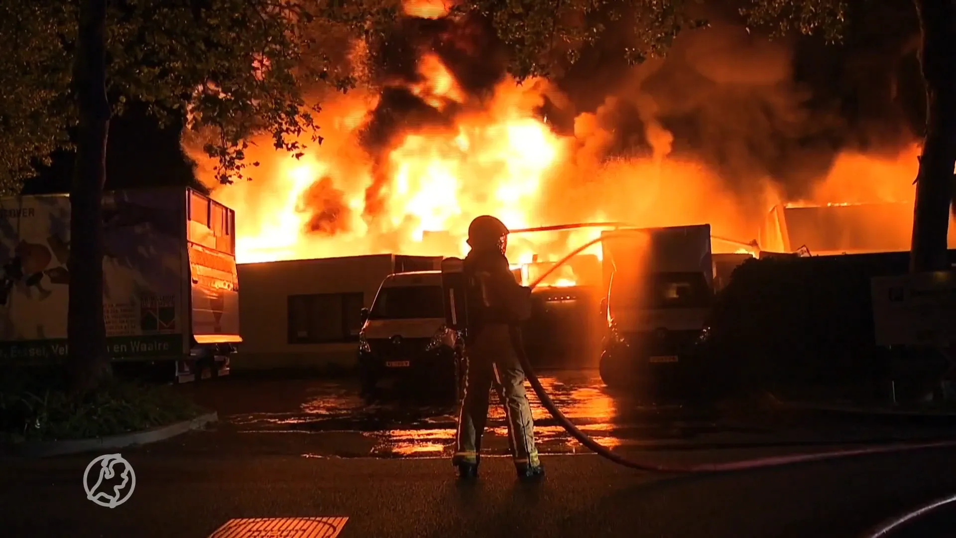 Kringloopwinkel in Veldhoven verwoest door brand