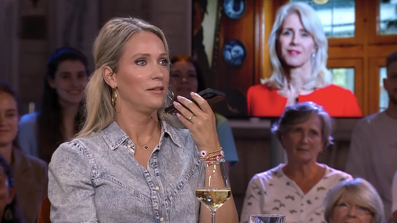 Hélène probeert Mona Keijzer live in de uitzending te bellen om BBB-gerucht te checken