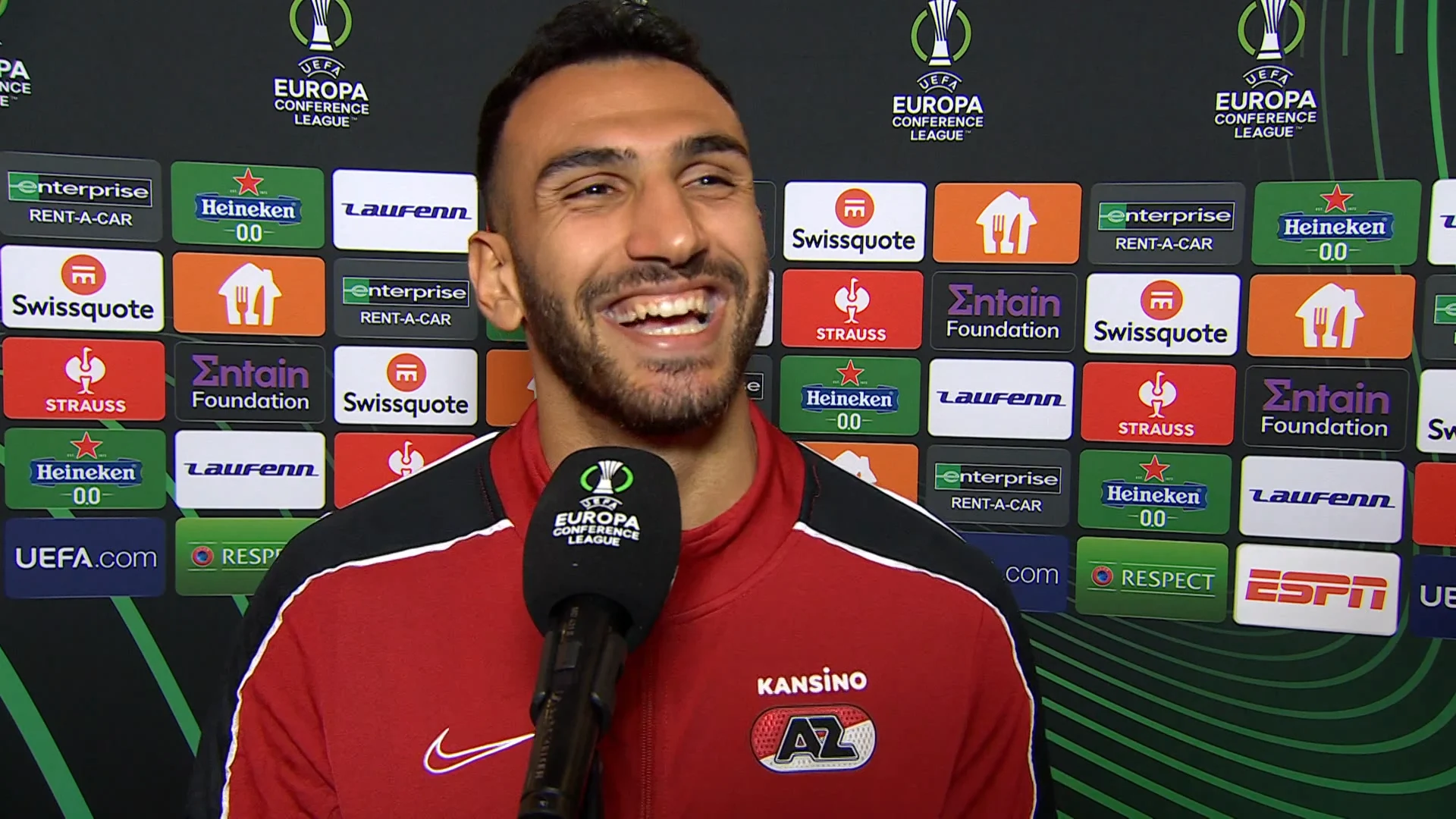 Teruggekeerde Pavlidis maakt winnende goal voor AZ: 'Ik ben heel erg blij!'