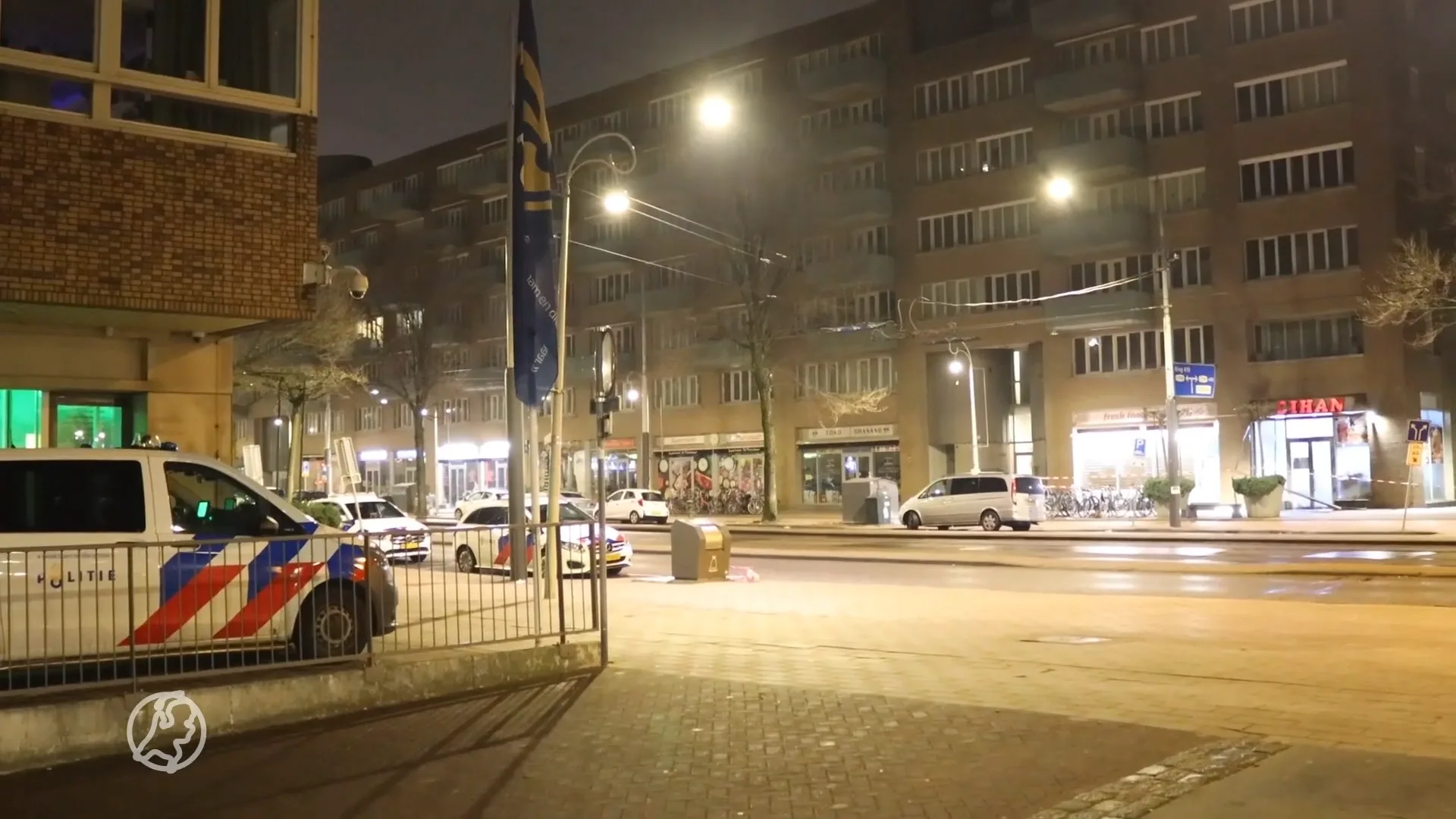 Supermarkt recht tegenover politiebureau in Amsterdam getroffen door explosie