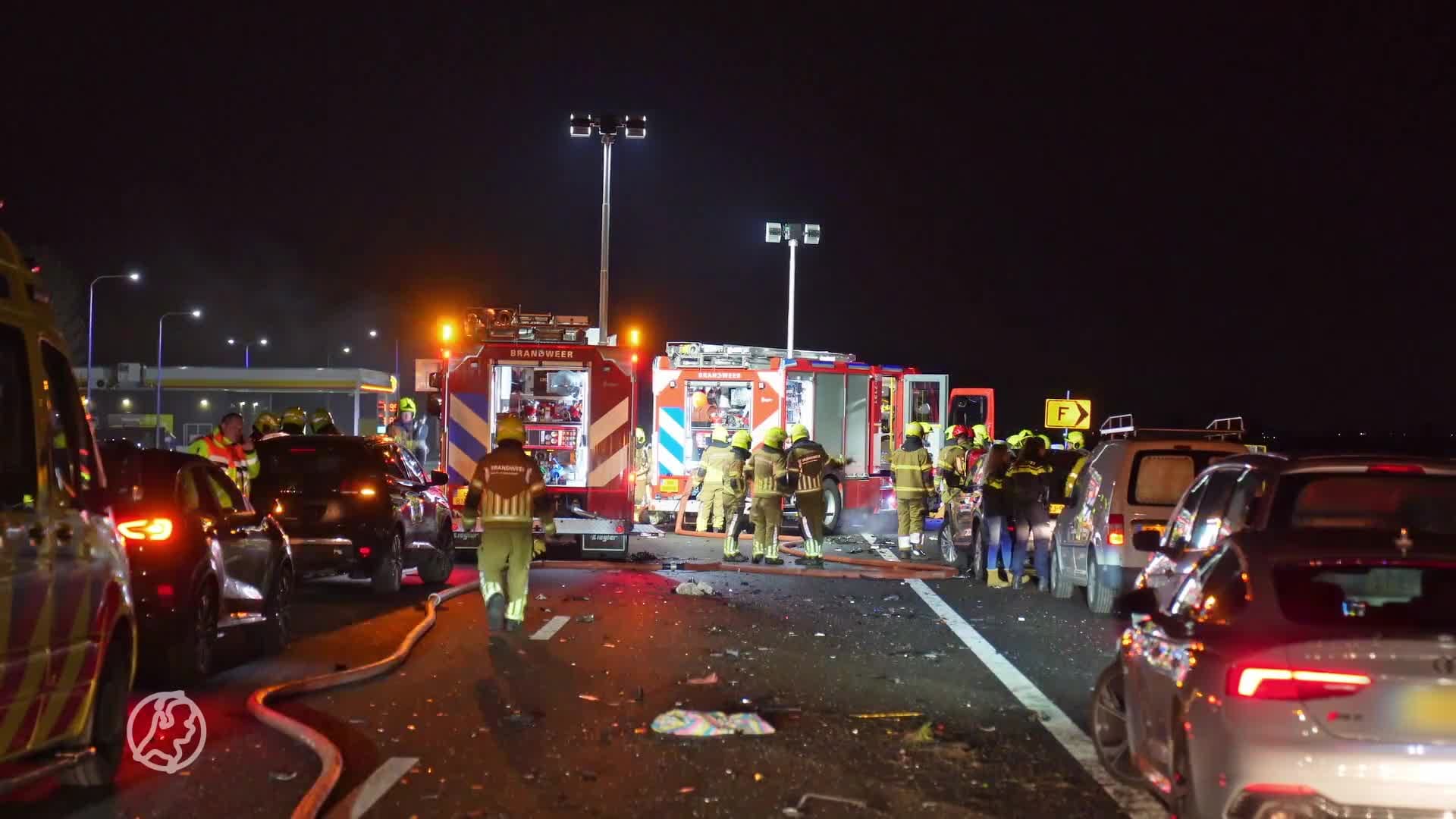 Vier doden door verkeersongeluk met drie auto's op A59