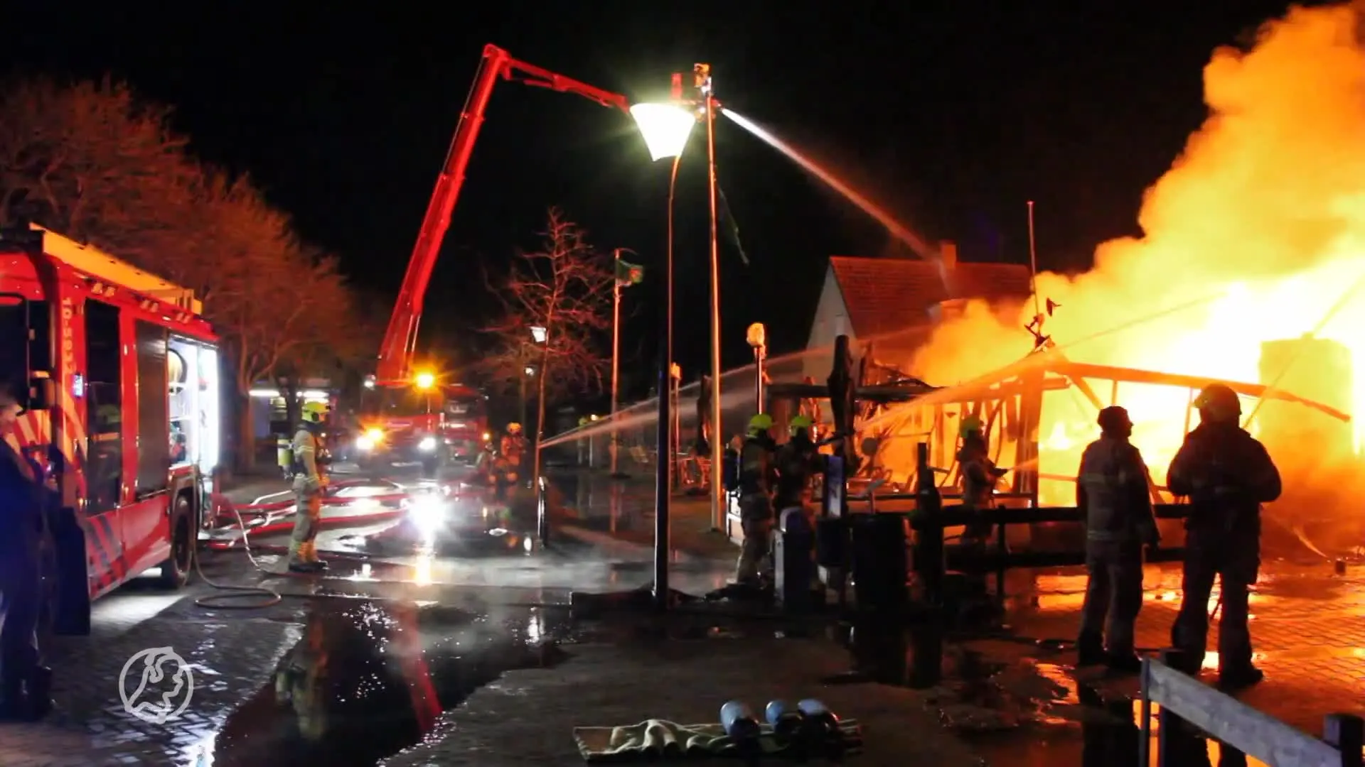 Grote uitslaande brand verwoest restaurant op Texel
