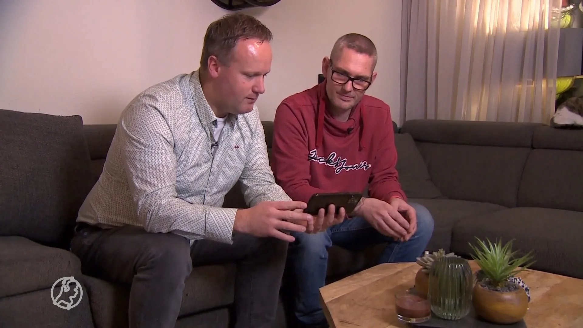 Henry en Herman redden automobiliste die onwel werd achter stuur