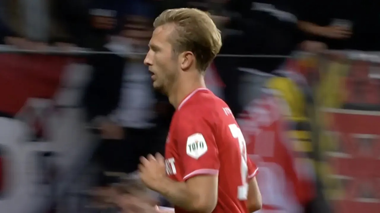 KANS: Schot van Michel Vlap raakt het zijnet