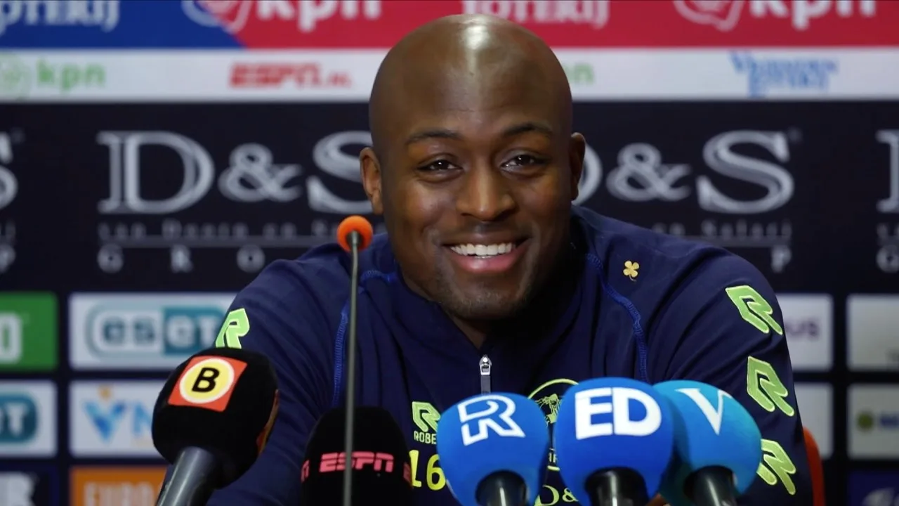 Gravenberch blij met oranje bal: 'Ik raakte 'm wel goed!'