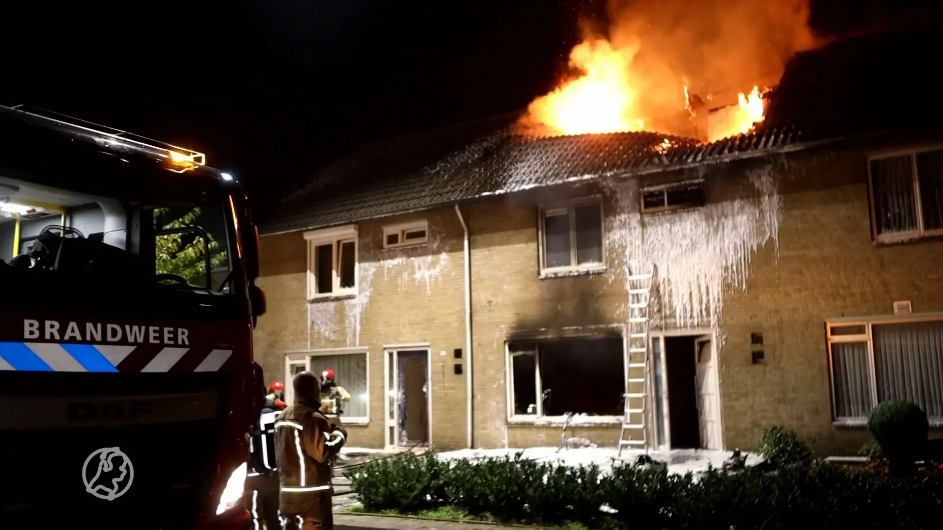 Felle brand verwoest huis in Best, bewoner aangehouden