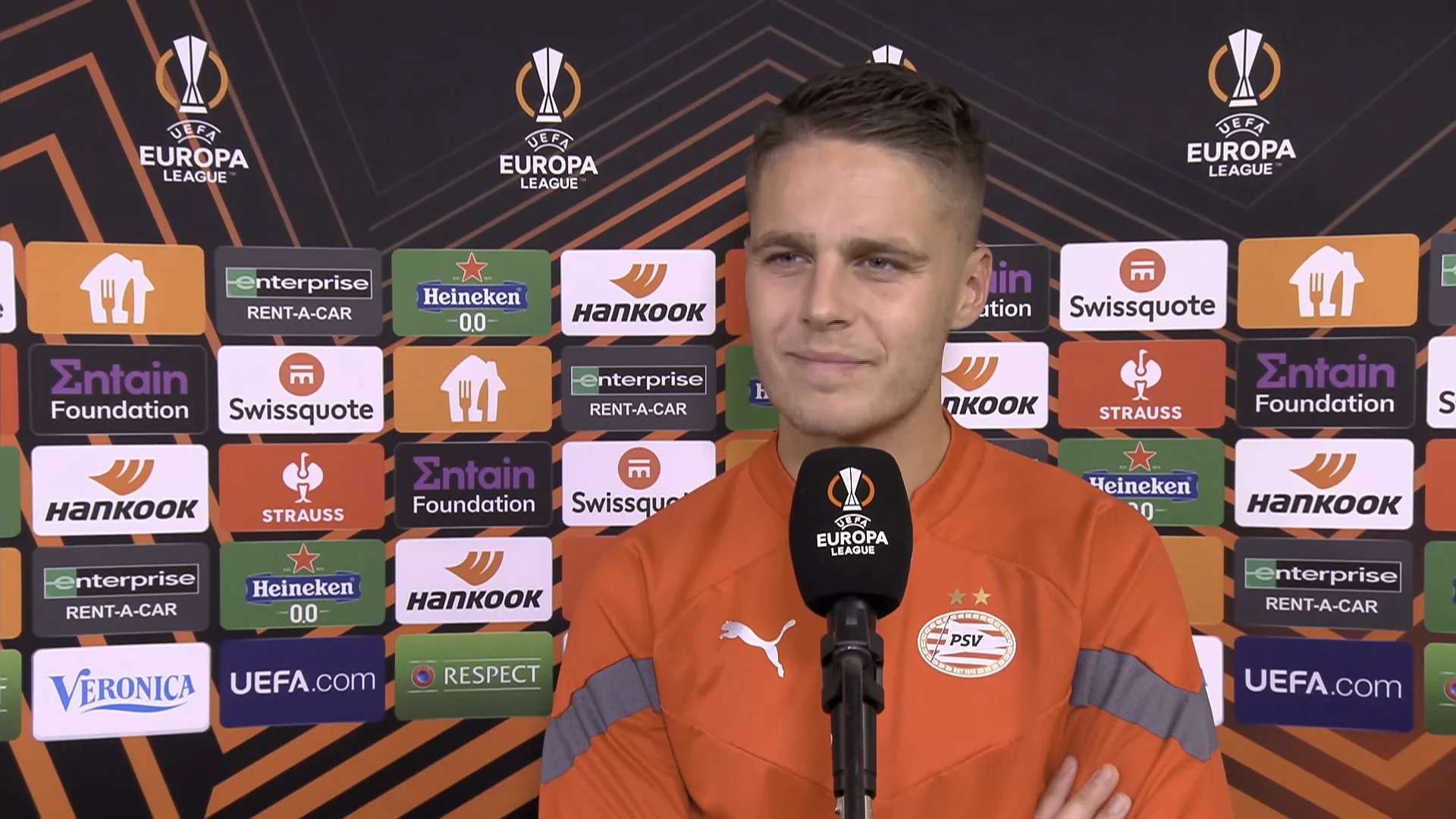 Veerman na typische goals: 'Als ik vol uithaal, weet ik dat ze niet op doel gaan!'