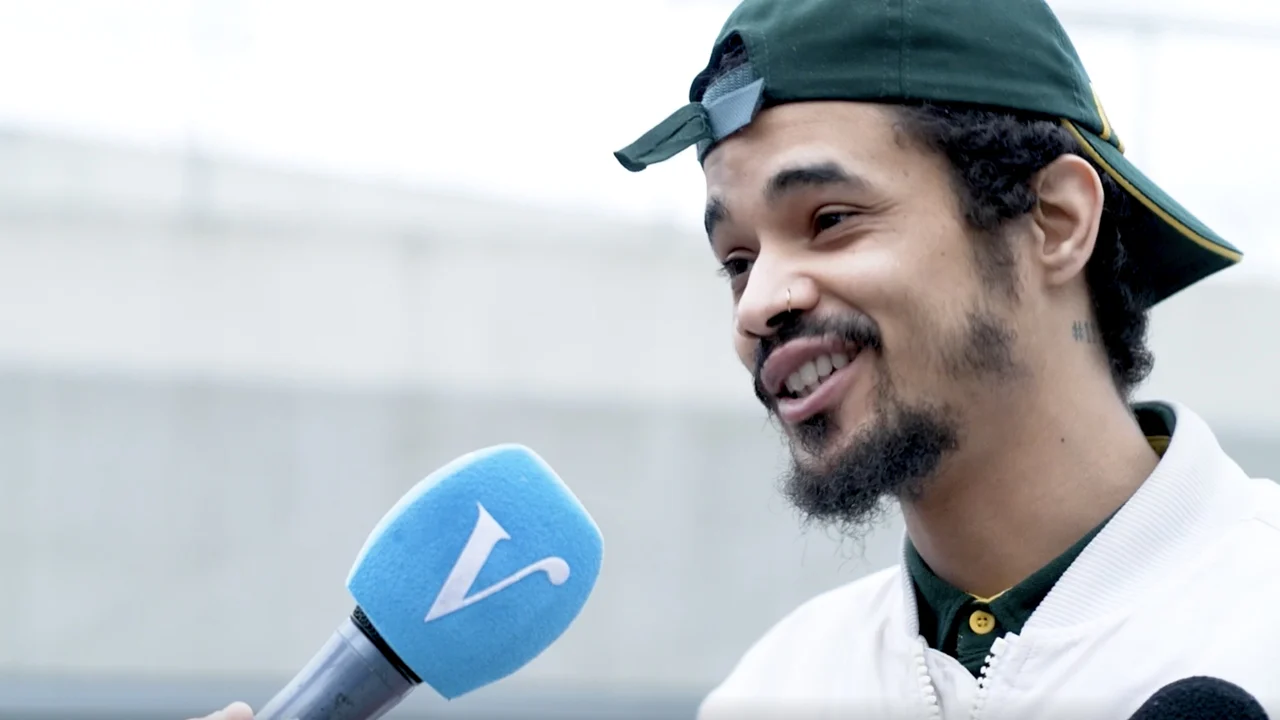 Tom Staal op bezoek in Arnhem: 'Vitesse maakt kans op titel'