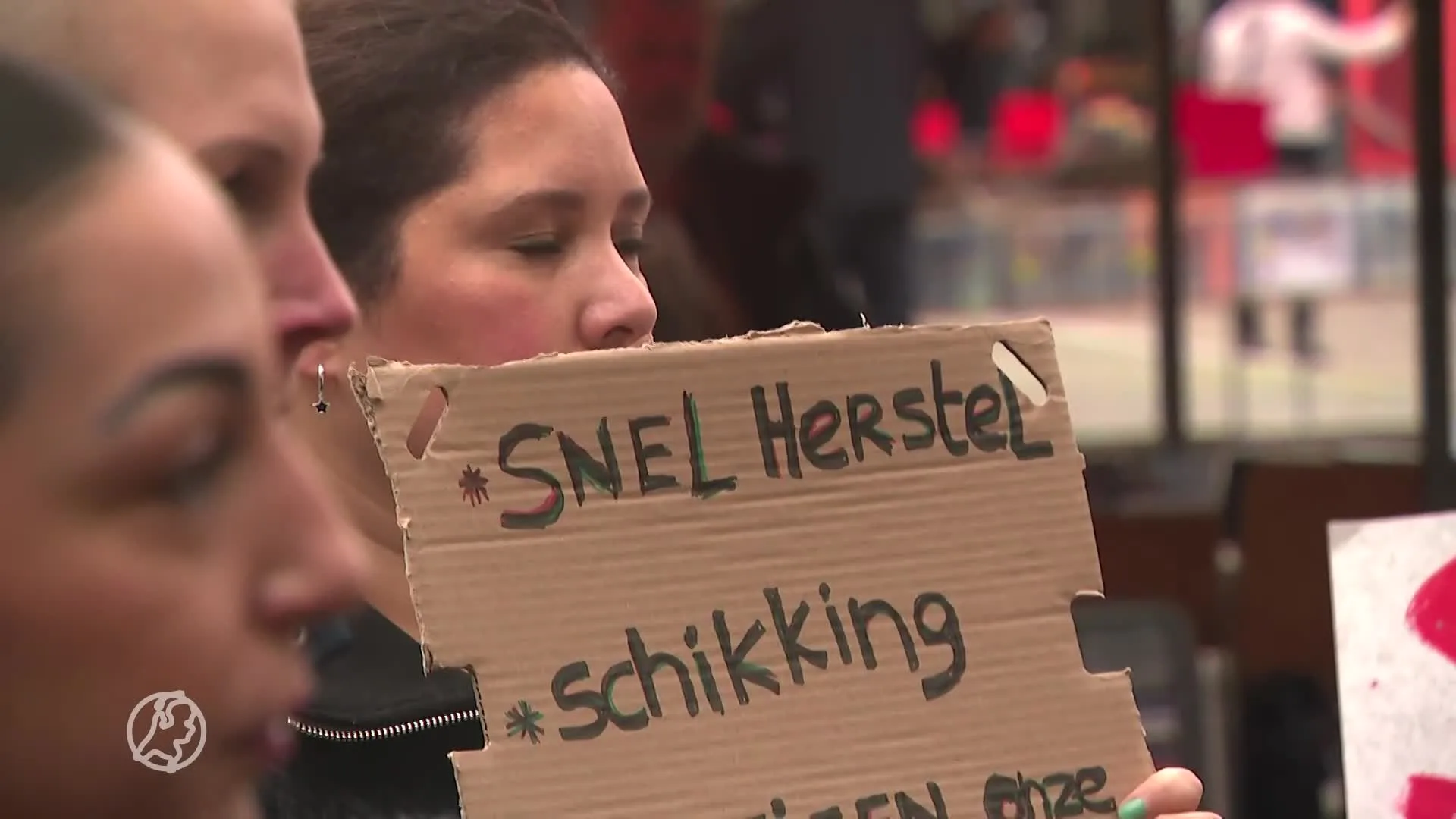 Toeslagenouders zijn wachten op oplossing beu: 'Een streep eronder, nu'