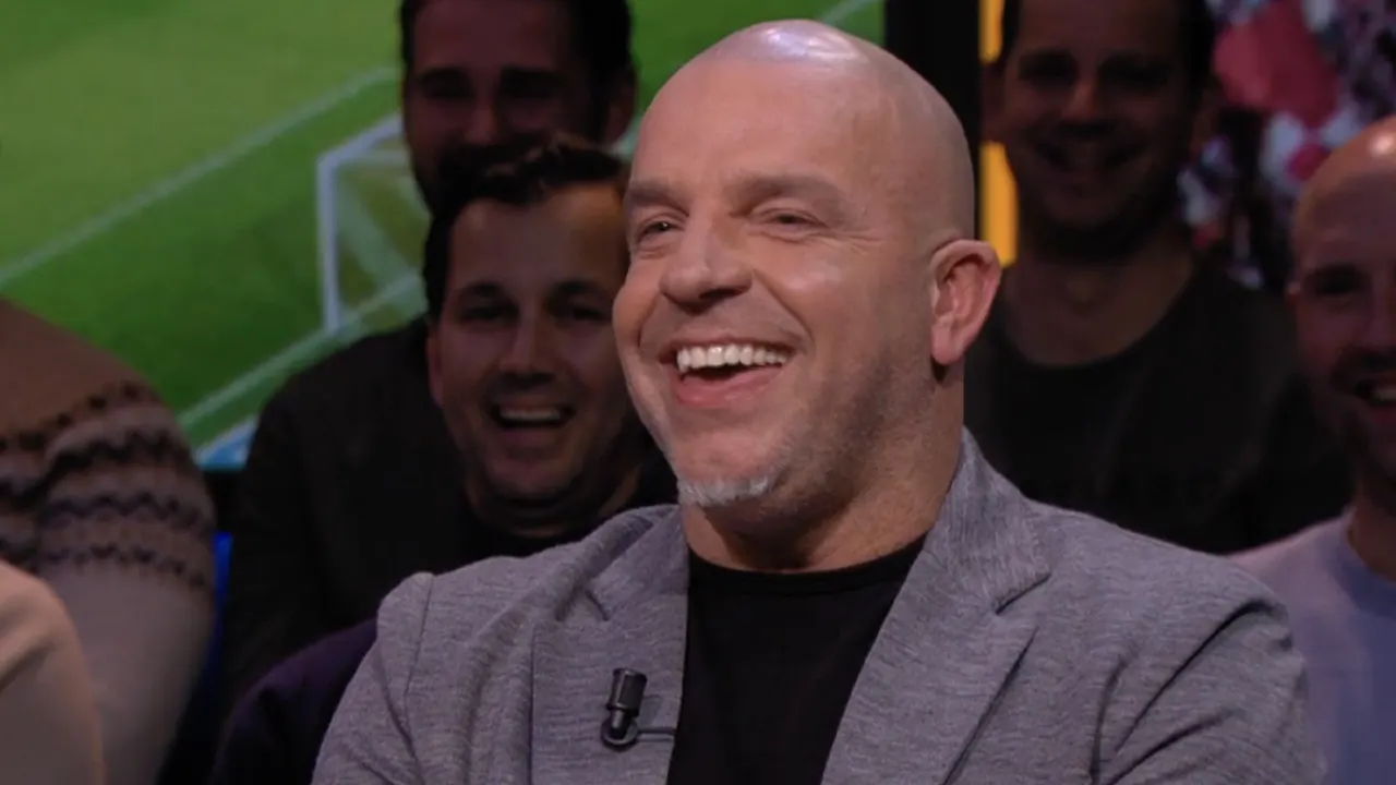 Andy krijgt bijzonder verzoek van seksshop: 'Ik denk niet dat ze die maat hebben!'