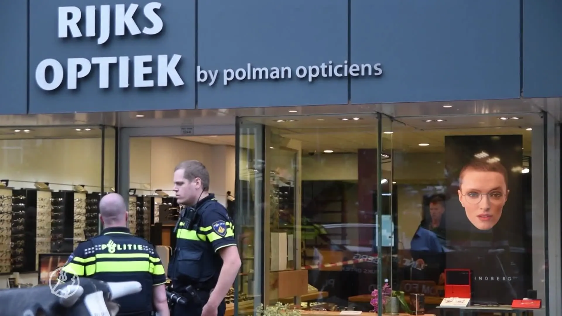 Medewerksters opticien Oosterbeek onder schot gehouden tijden...