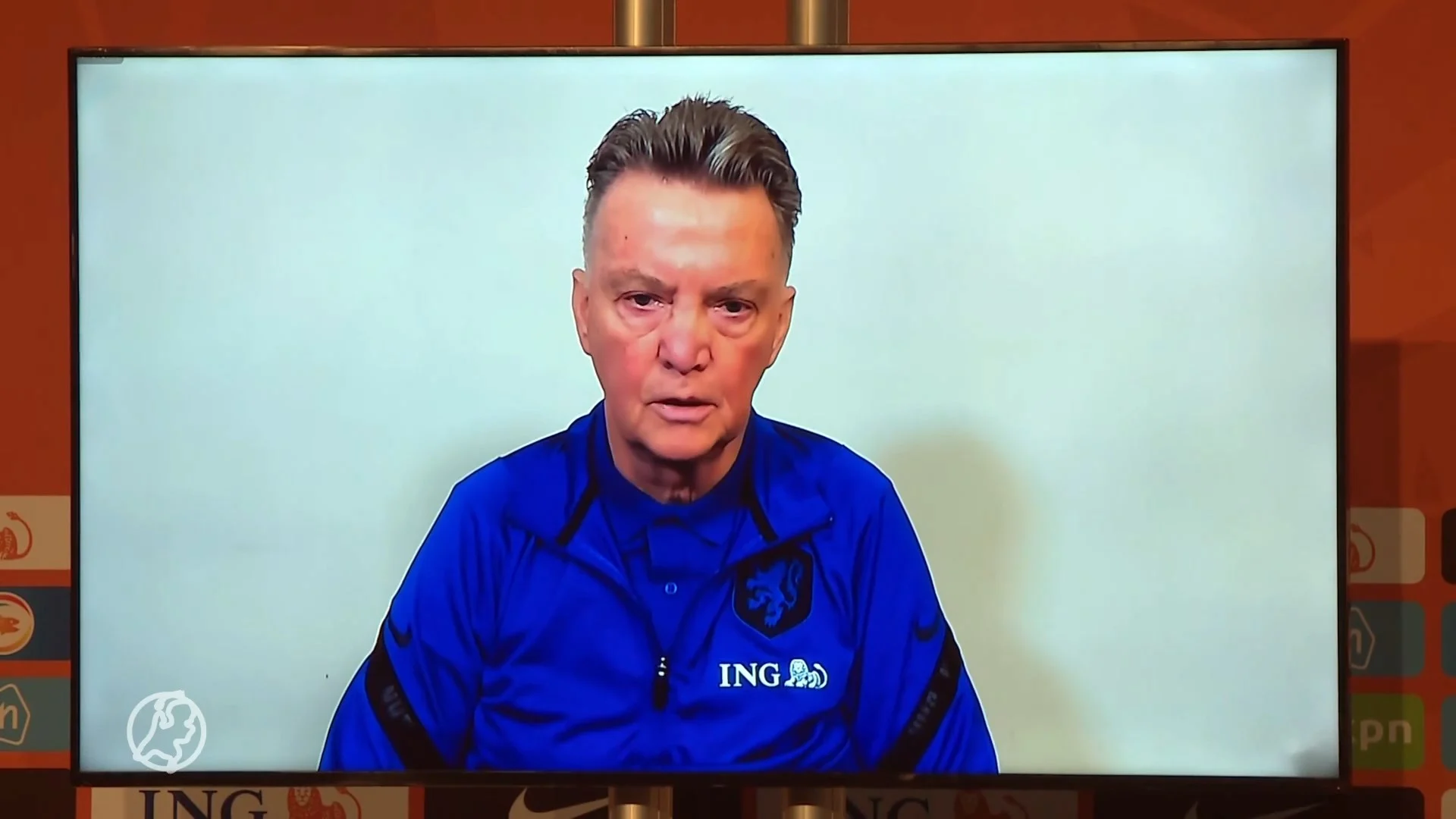 Geblesseerde Van Gaal heeft nog steeds vertrouwen in Oranje