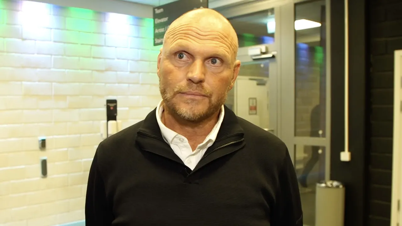 Oosting over een 'apart sfeertje' in Hammarby-stadion: 'Vijandig'