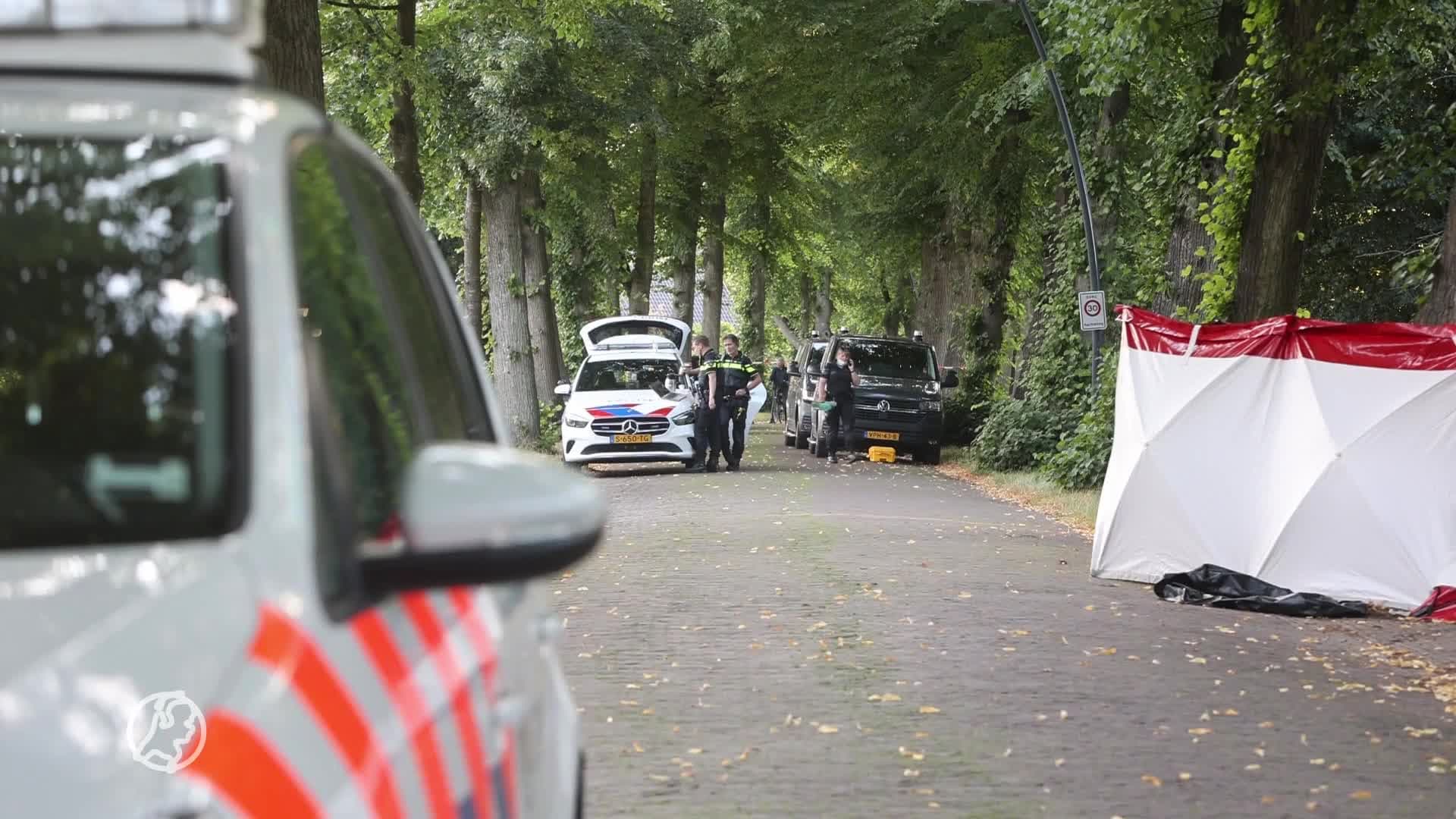 Dood tienermeisje met fiets aangetroffen in Gelderse sloot
