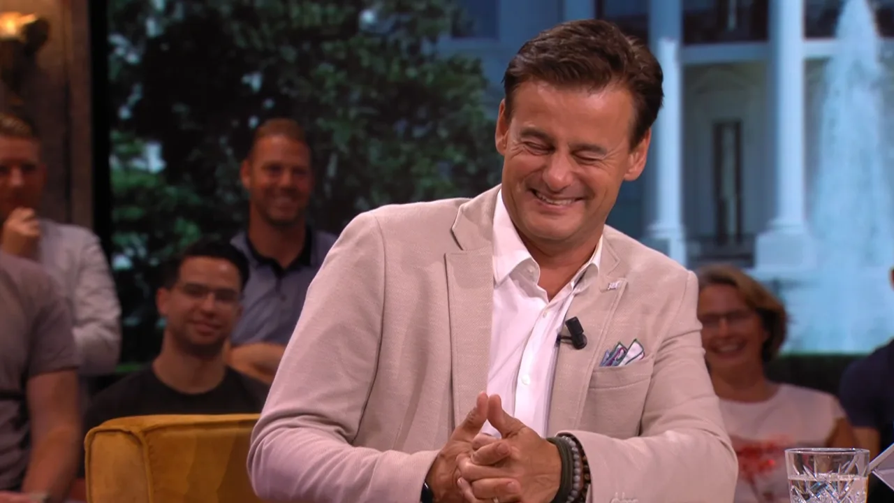 Wilfred maakt flauw grapje: 'Je mag dat water in z'n bek gooien hoor!'