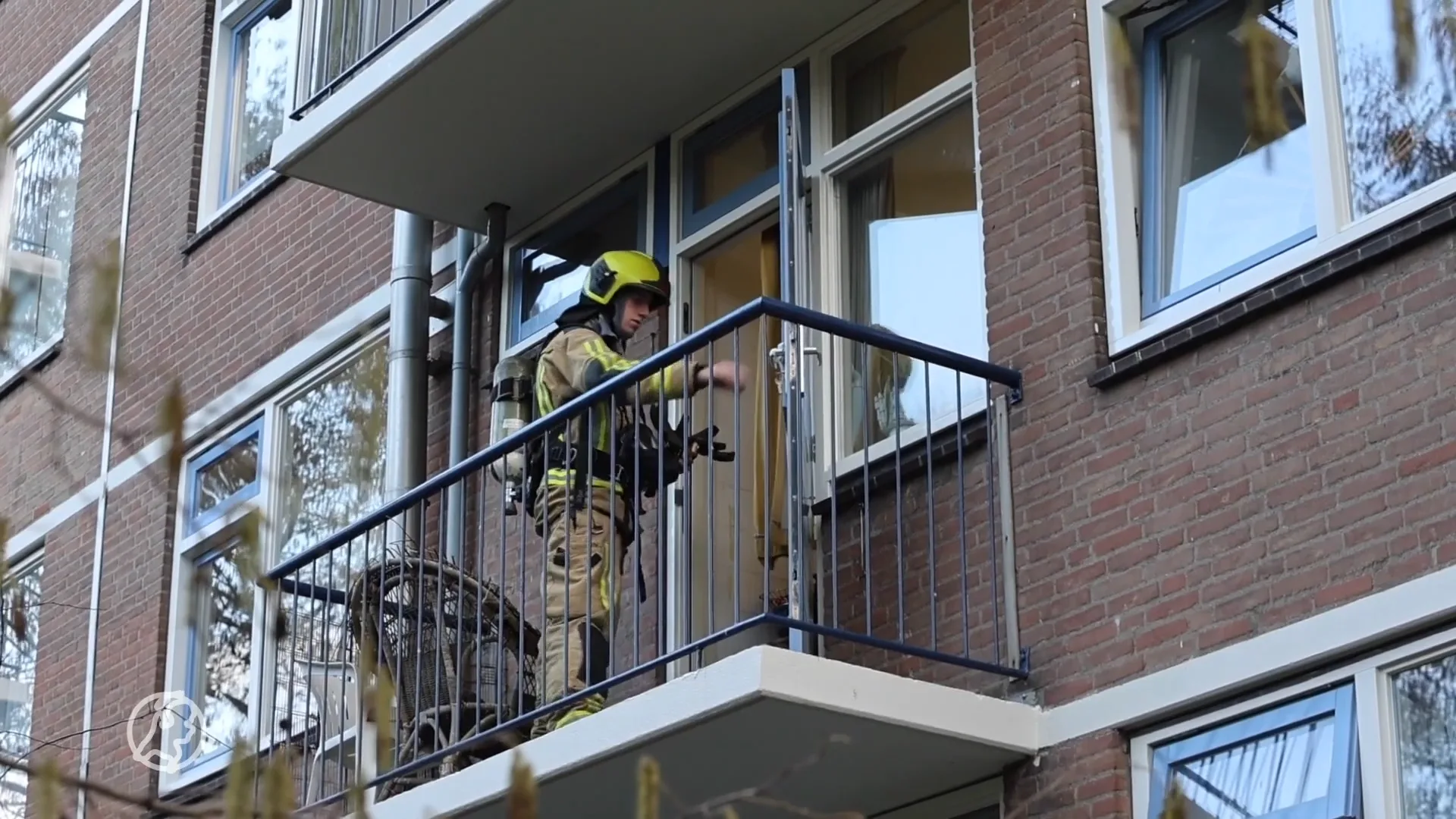 Jeffrey redt oudere dame uit brandend huis in Den Haag