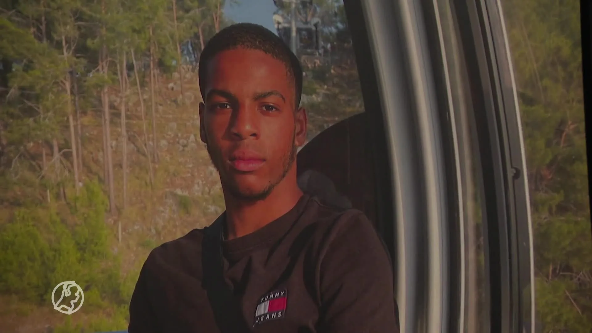 Familie doodgestoken Rainée geschokt om filmpje van verdachte in gevangenis: 'Kapot van'