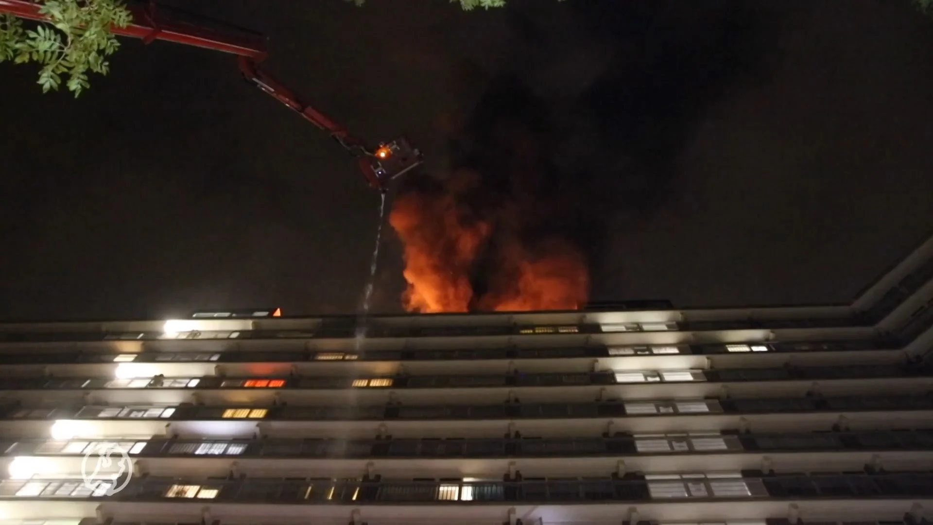 Dode en drie gewonden bij uitslaande flatbrand in Capelle aan den IJssel