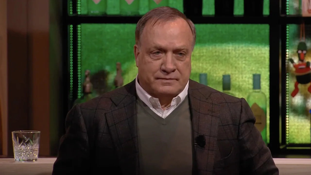 Dick Advocaat niet blij met TOTO-verrassing: 'Ik doe hier echt niet aan mee!'