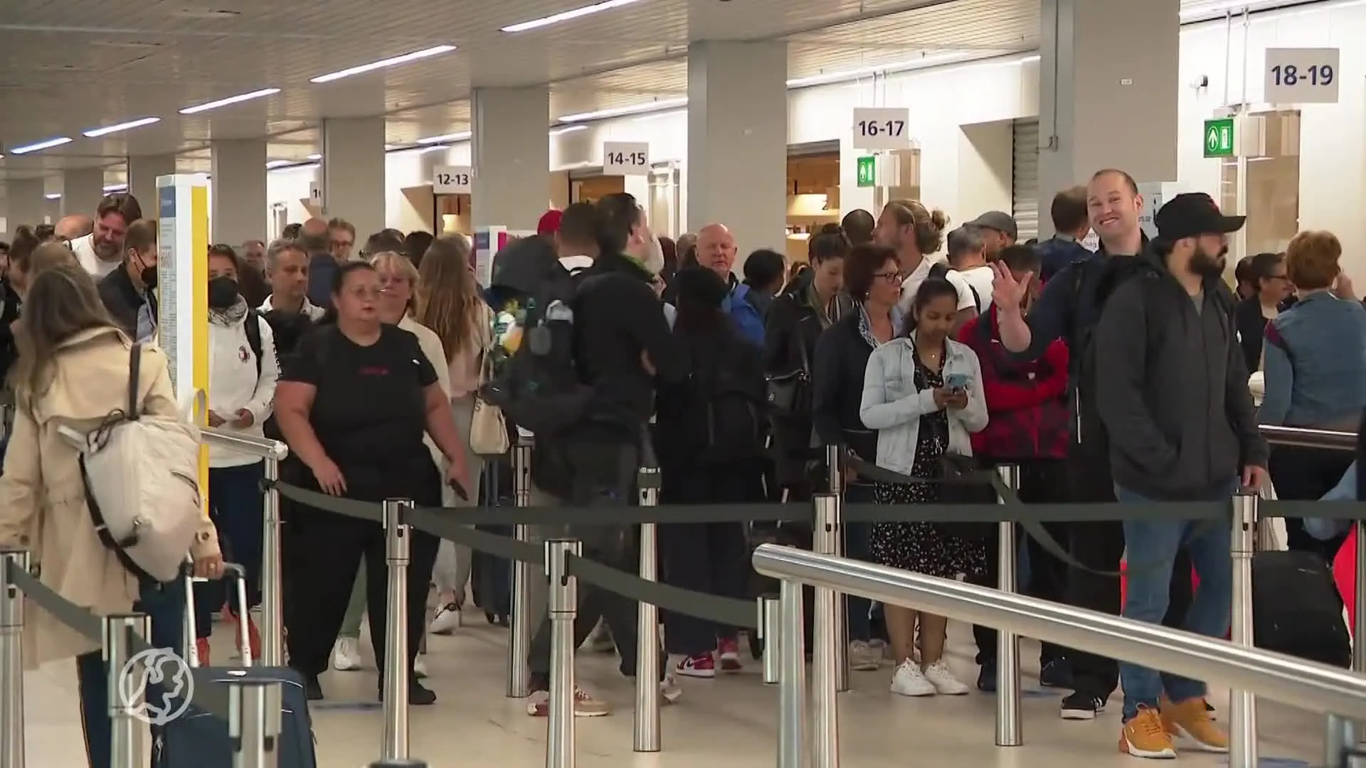 Beveiliger over chaos op Schiphol: 'Oplossen voor de zomer? Dat gaat nooit lukken'