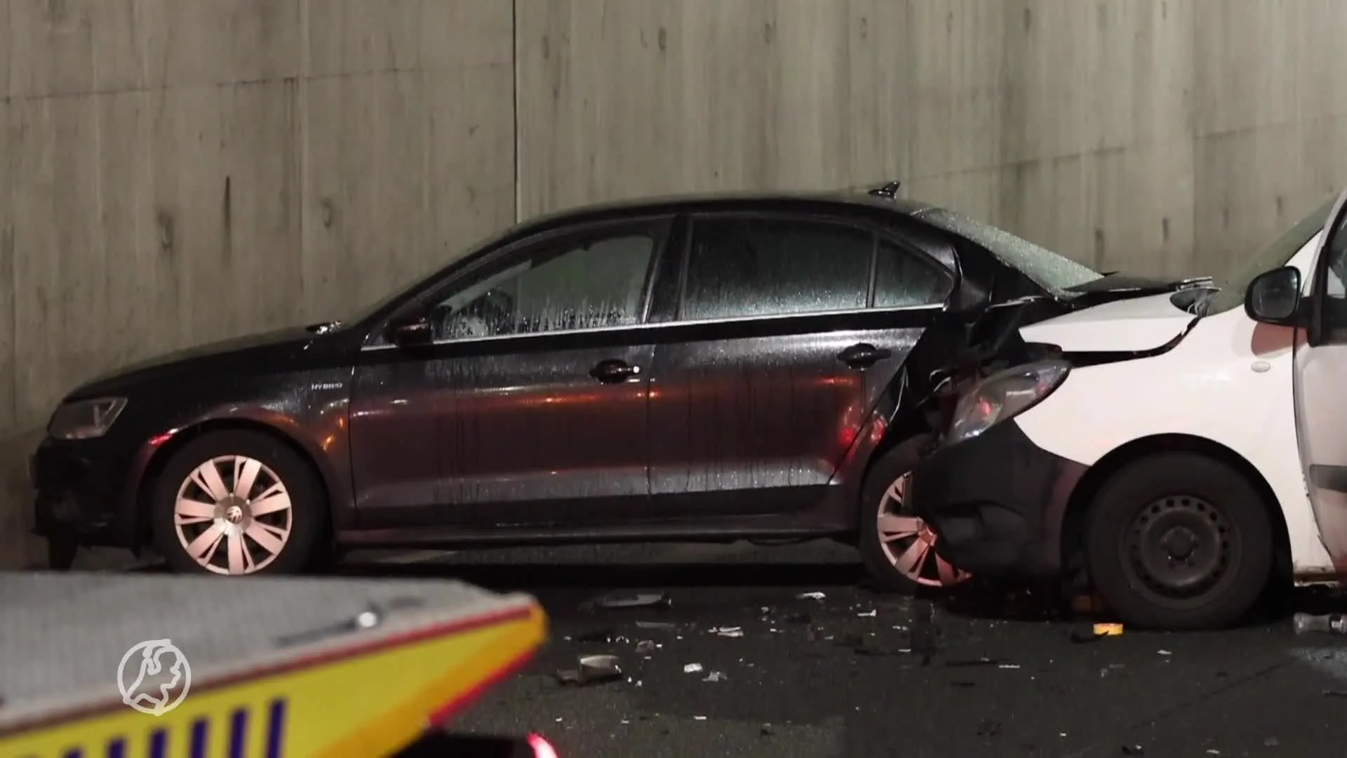 Dronken bestuurder knalt op onherkenbare politieauto met pech bij Voorburg