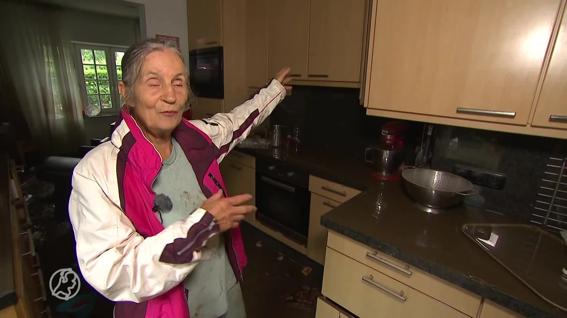 Echtpaar ontsnapt aan de dood als huis vol water stroomt