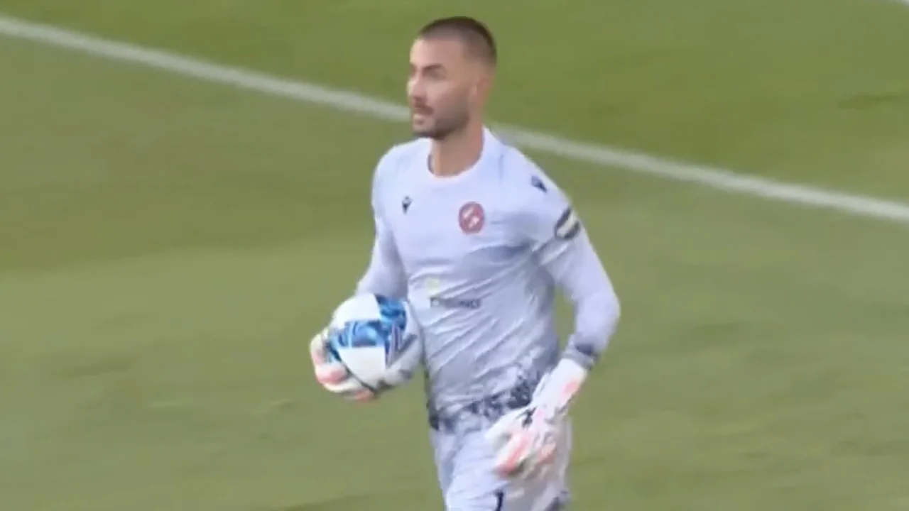 KANS: Evjen kopt in de handen van doelman Birighitti