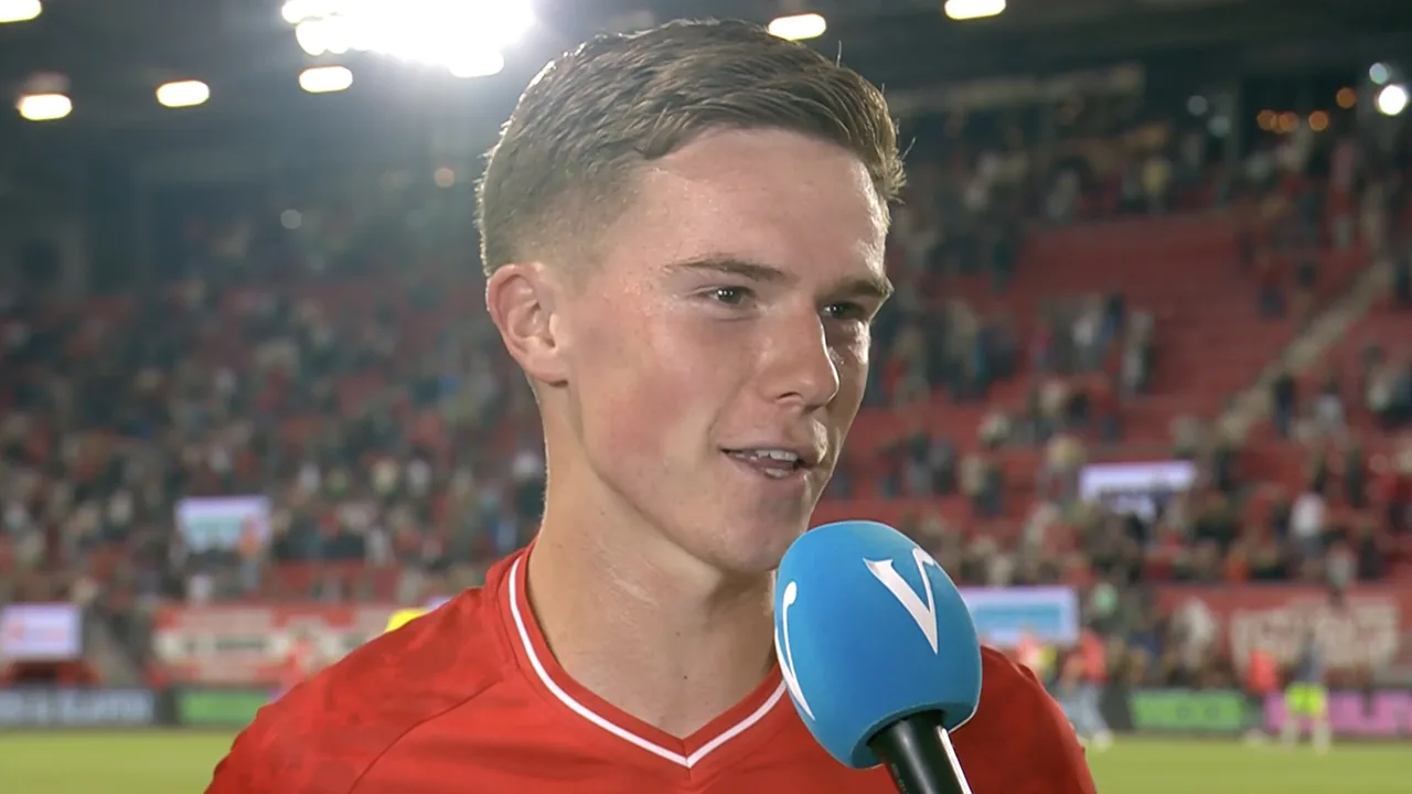 Daan Rots heeft veel vertrouwen nieuw seizoen FC Twente: 'We kunnen een hoog niveau aantikken'