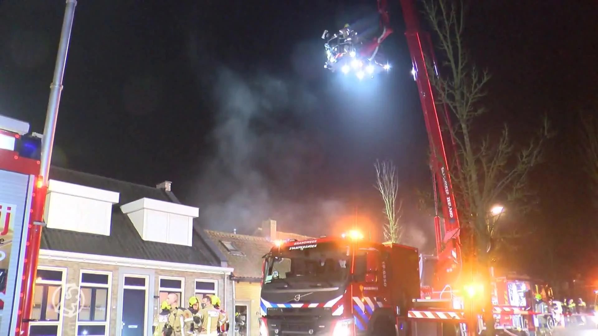 Dode bij brand in woning in Hoofdplaat