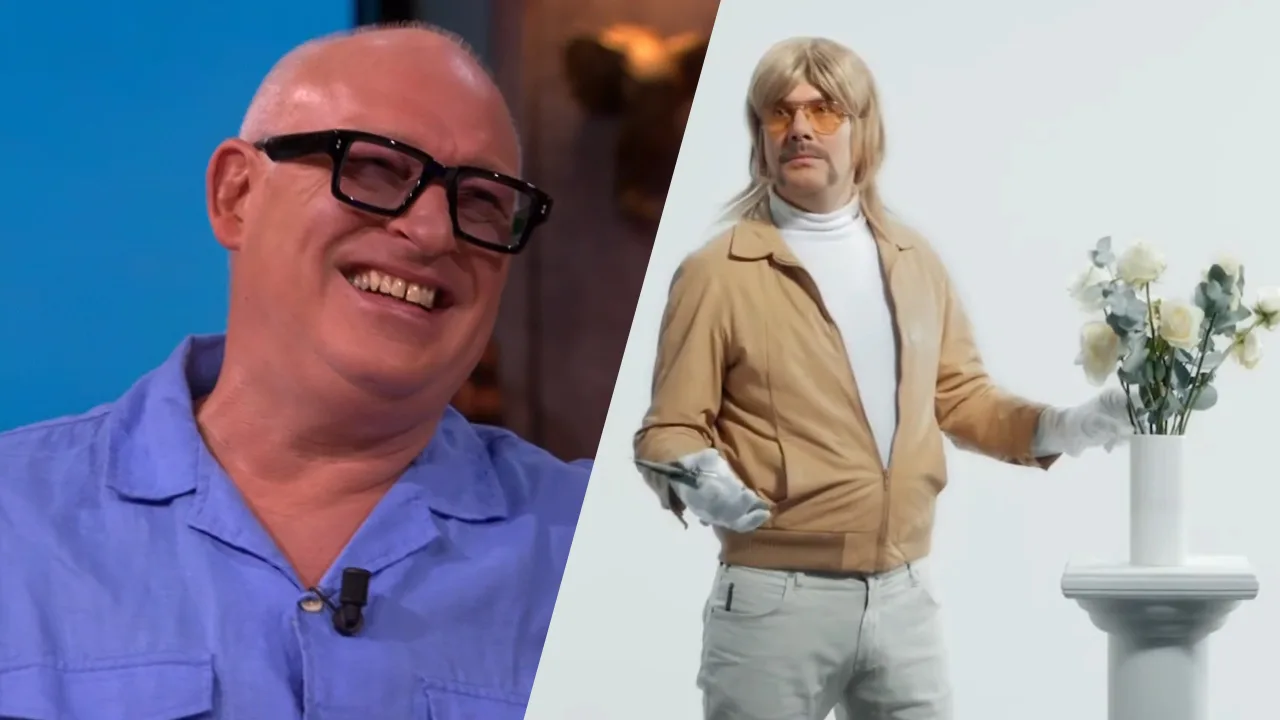 René lacht om reclames met Ajax-TD Sven Mislintat in de hoofdrol