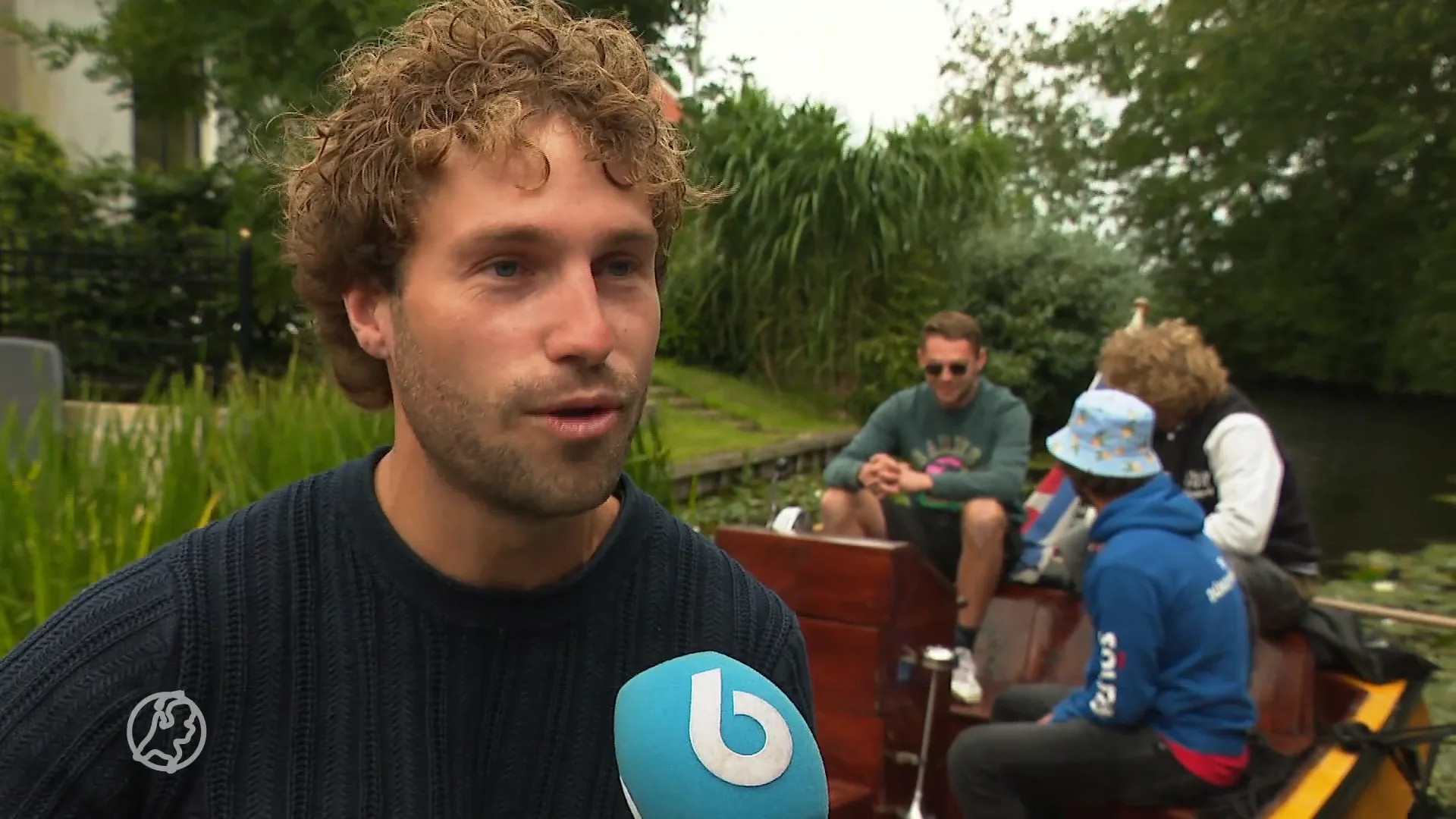 Soep aan waterplanten en achterstallig onderhoud aan vaart isoleert Friese dorpen