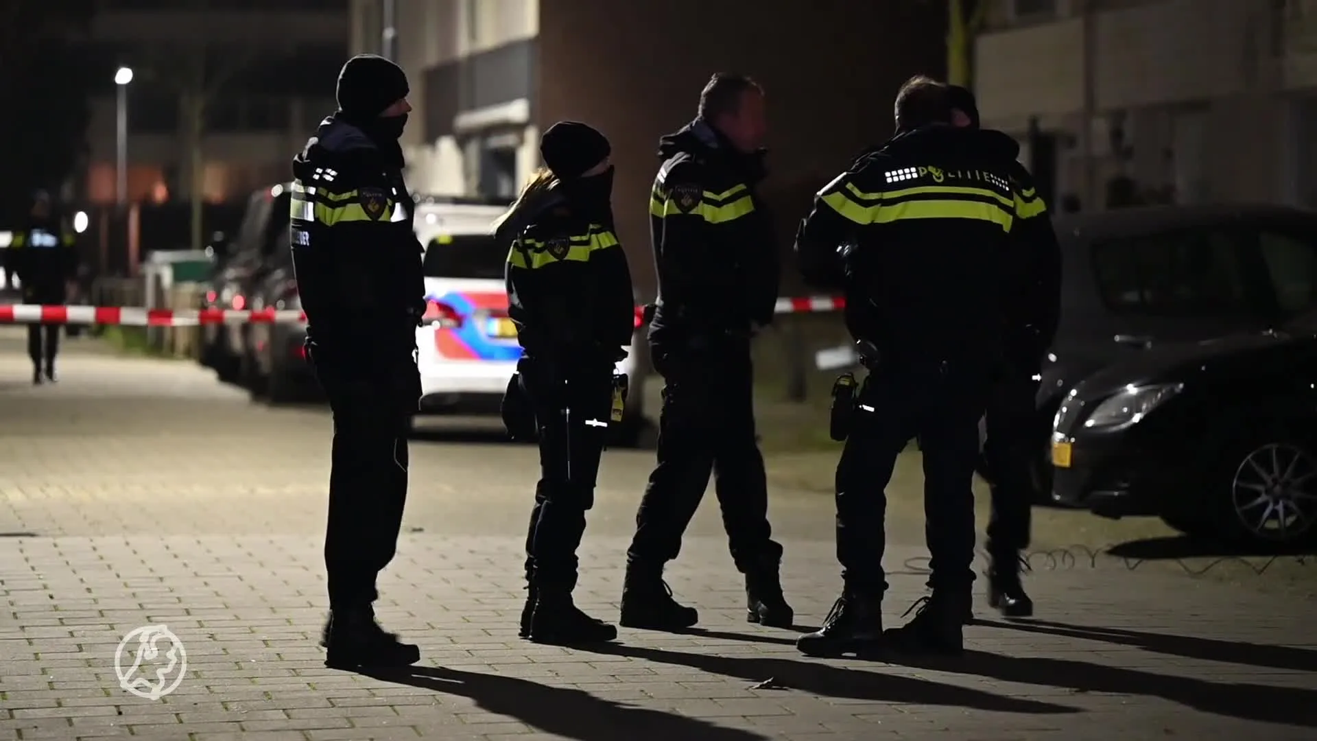Grote ravage in Den Bosch na explosie bij een woonhuis, politie vindt kogelhulzen op straat