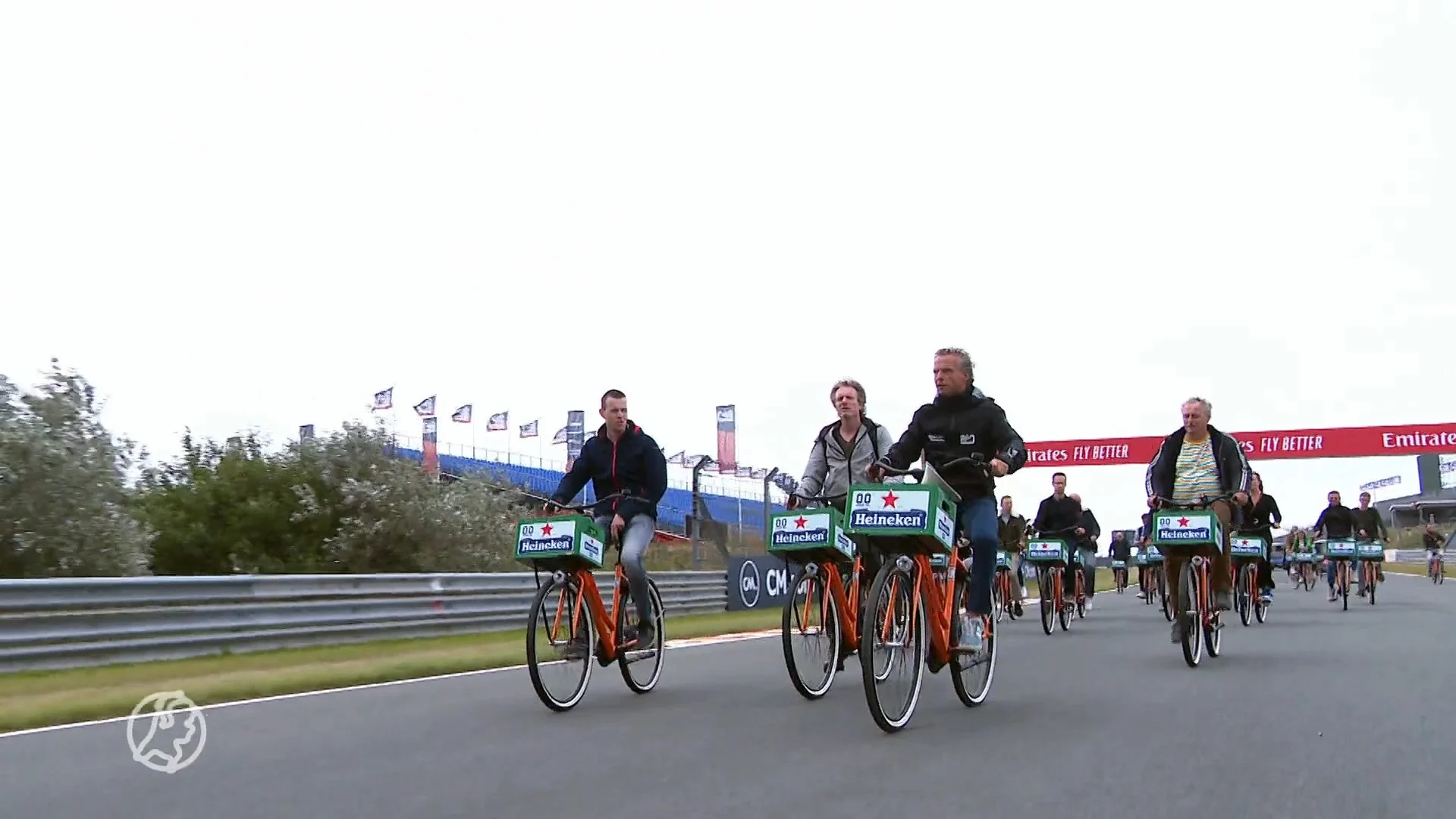 Formule 1 in Zandvoort ingeluid met fietstocht op het circuit