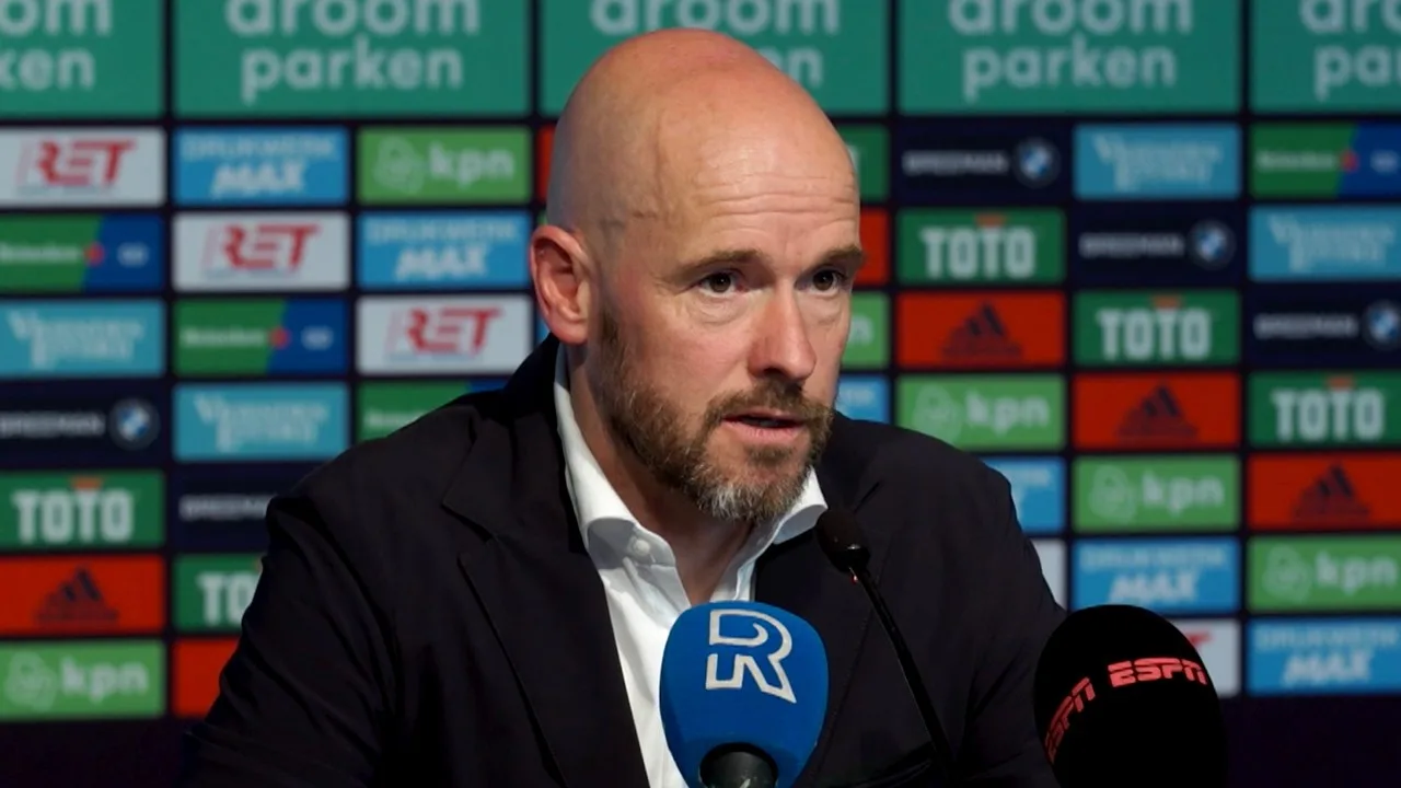Ten Hag looft mentale weerbaarheid Ajax: ‘Een soevereine over...