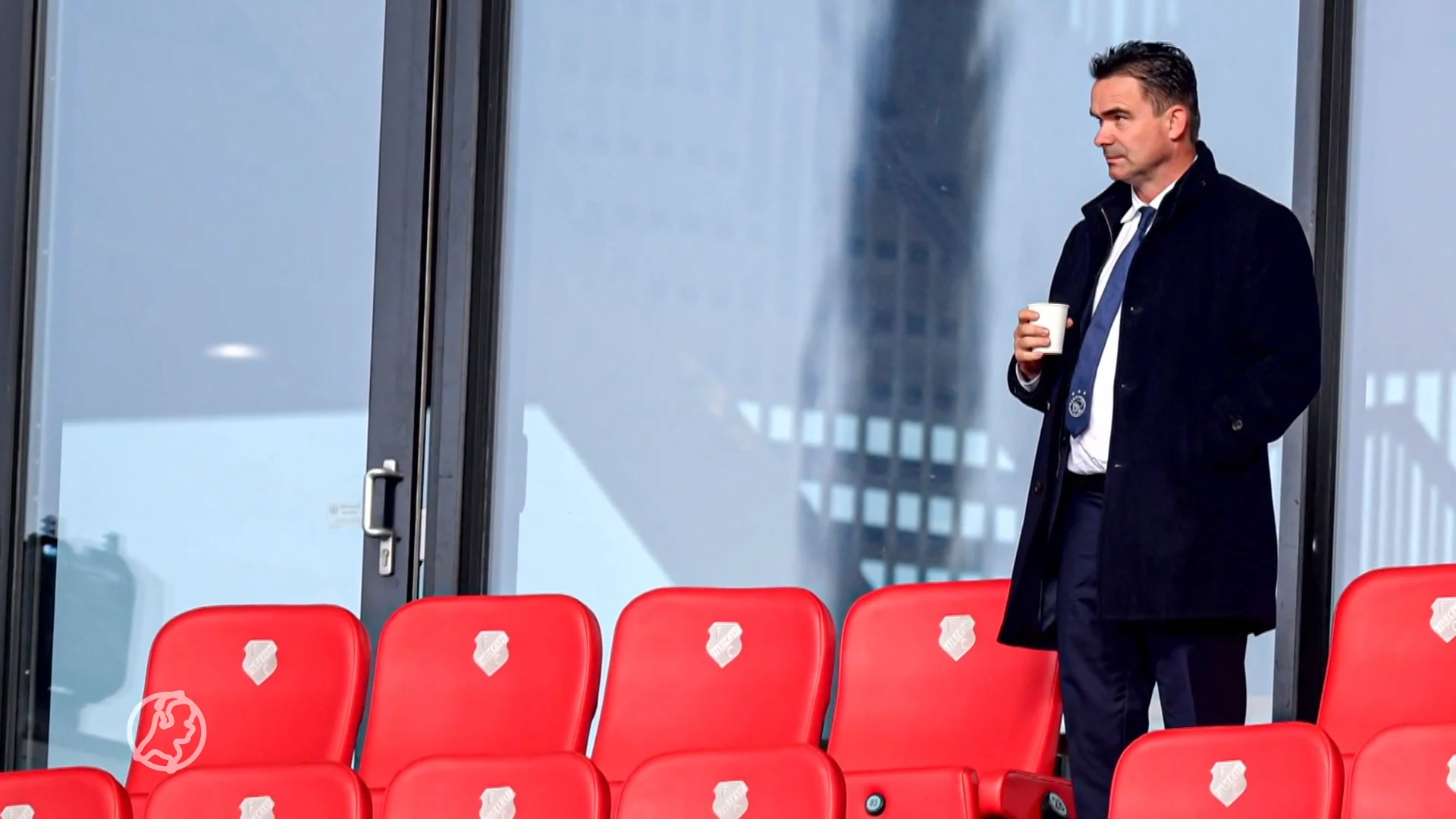 Marc Overmars per direct weg bij Ajax na grensoverschrijdende berichten aan vrouwen