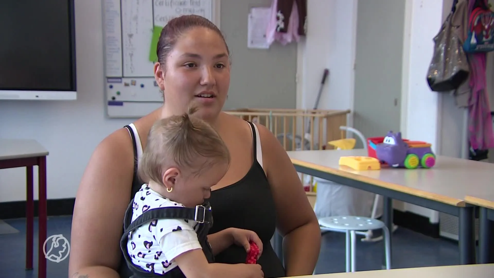 CBS: steeds minder tienermoeders in Nederland