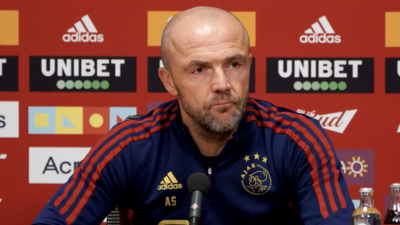 Schreuder overwoog systeemwijziging bij Ajax: 'Dat vind ik mega-interessant'