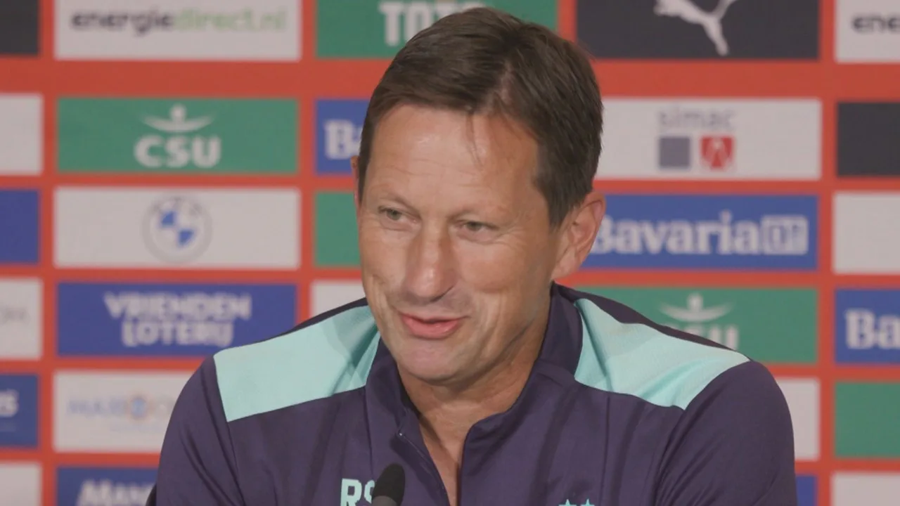 Schmidt over aanvoerder Van Ginkel: 'Een logische keuze'