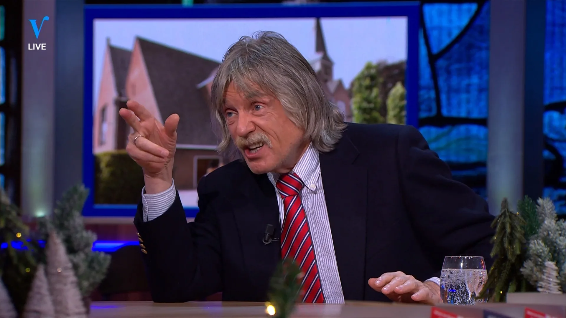 Johan fel over volle kerken: 'Het is bijna misdadig tegenover...