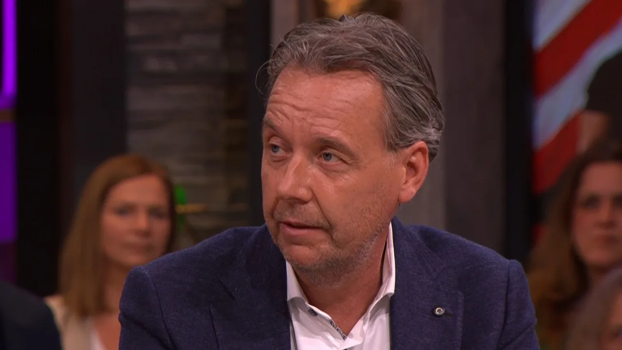 ‘Van Halst was vijfde keus bij Ajax: Van Basten, De Boer, Molenaar en Davids wilden niet’