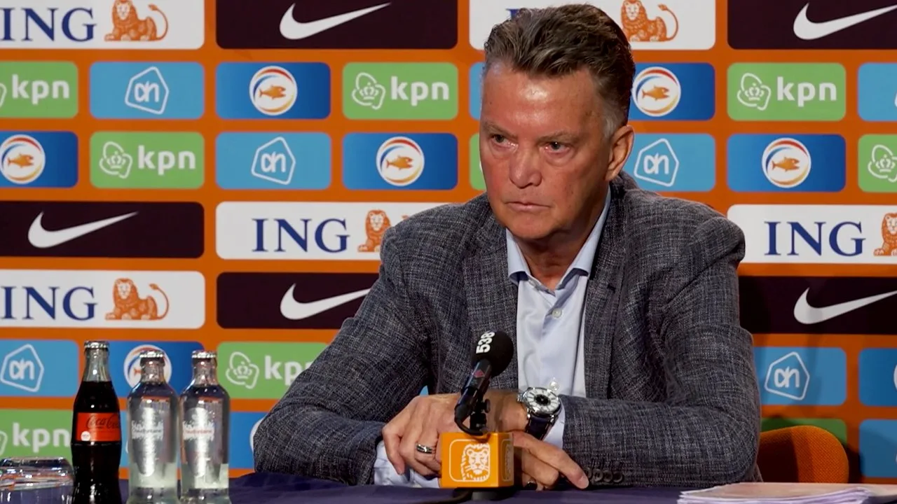 Van Gaal geeft Valentijn uitleg over nieuwkomers in selectie