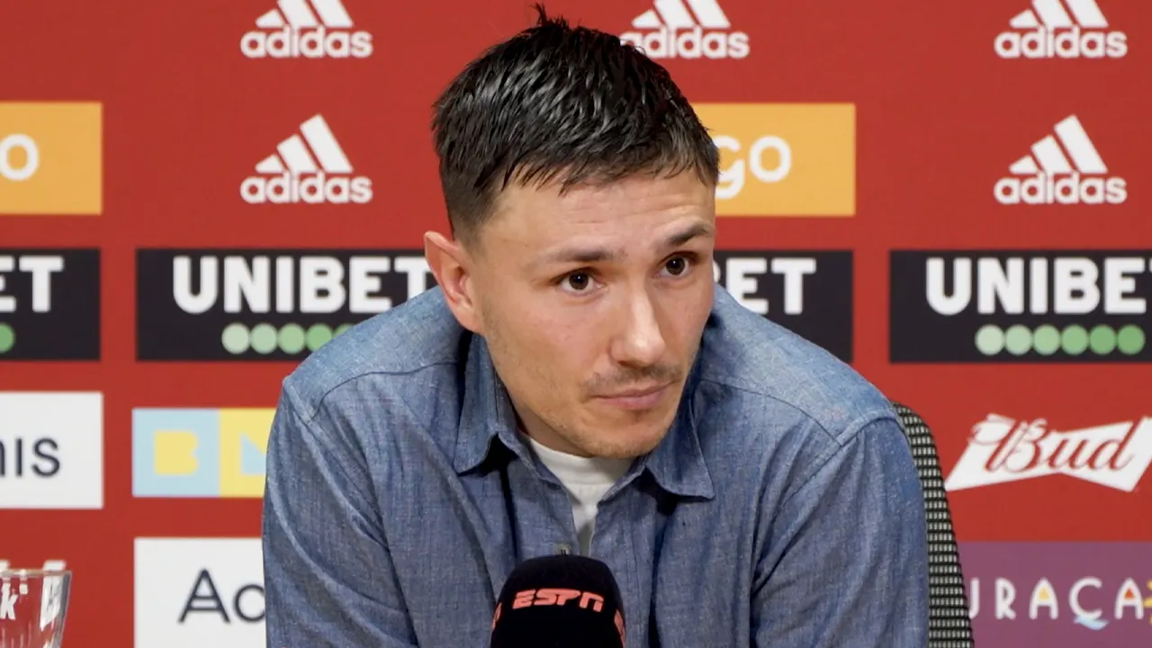 Hoe kijkt de spelersgroep van Ajax tegen Alfred Schreuder aan?