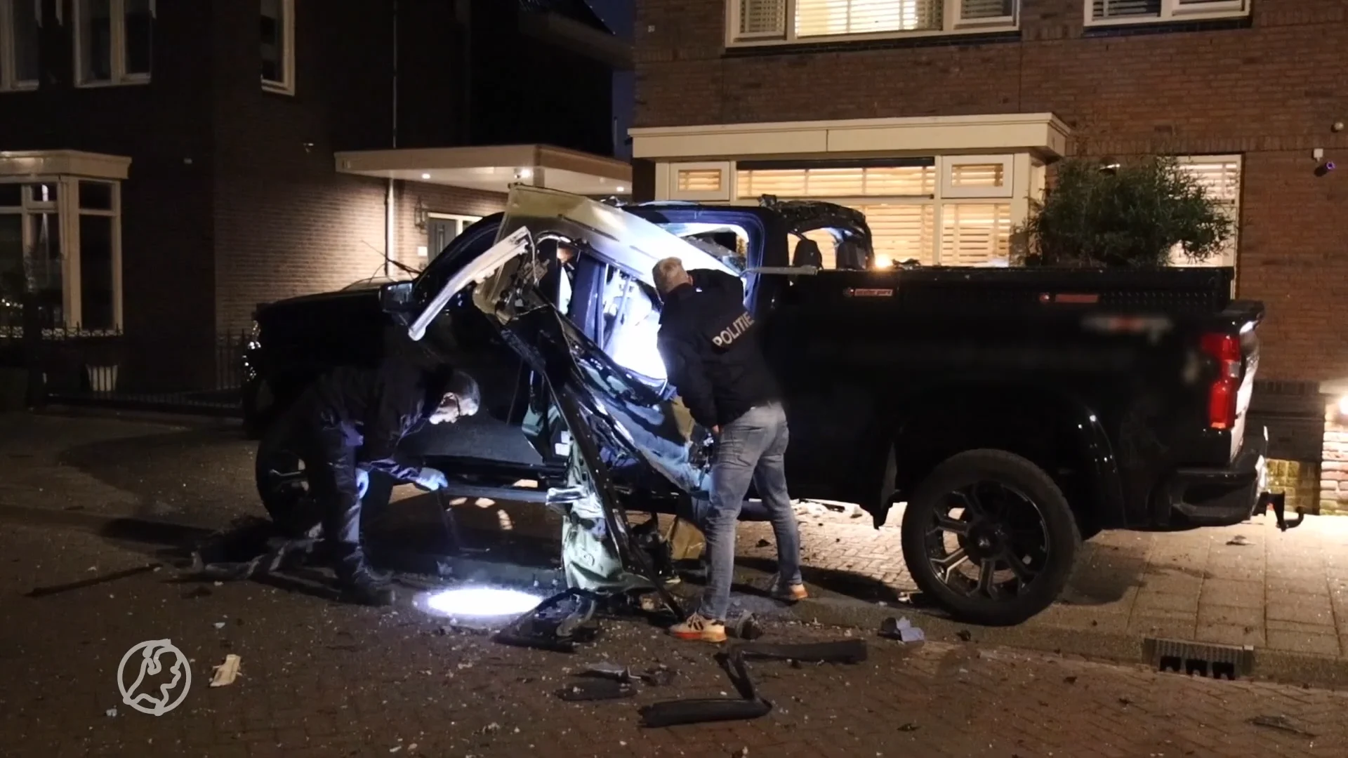 Auto ontploft in Vlaardingen door explosief