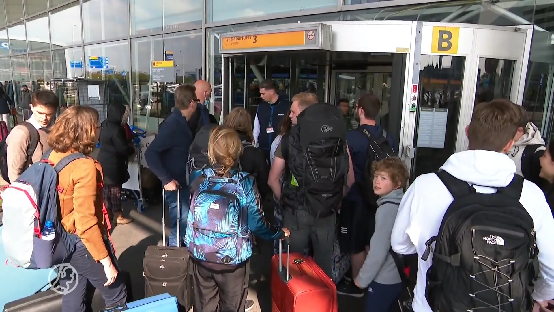 Schiphol: kom niet meer naar luchthaven, chaos vanwege staking