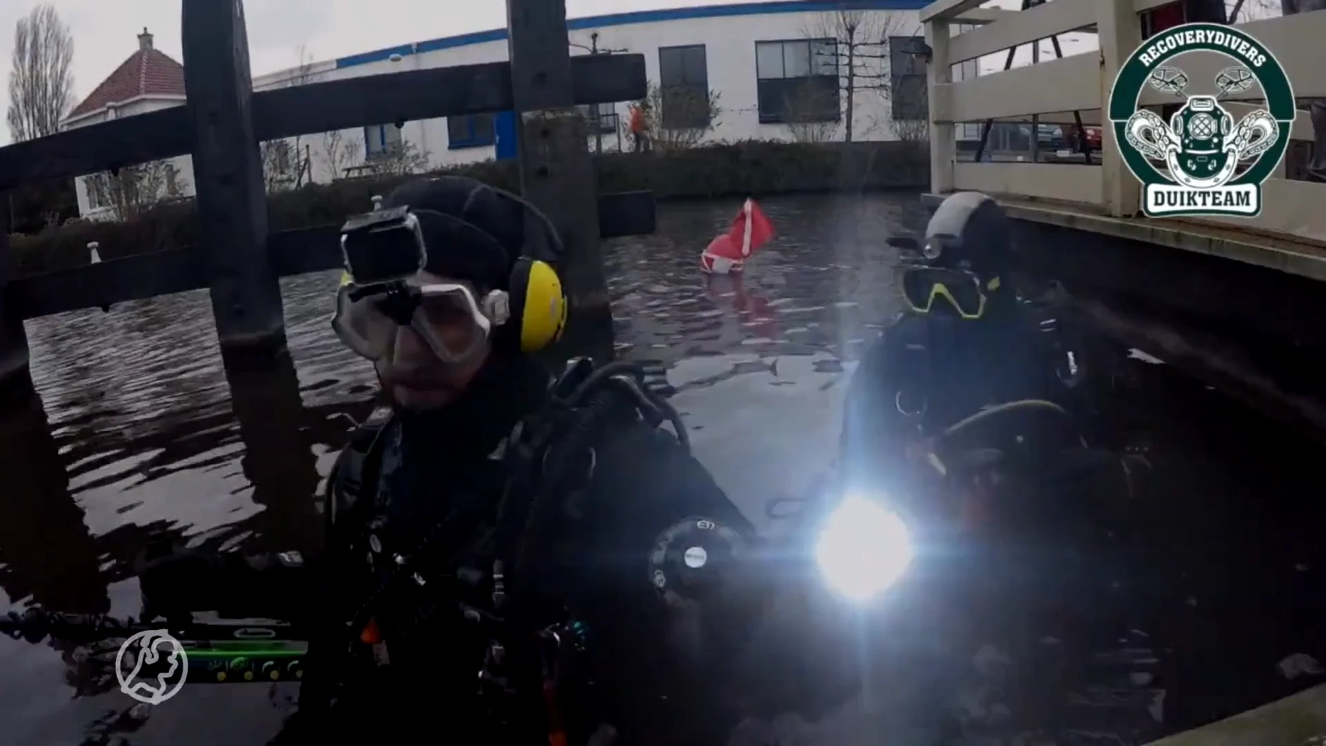 Team van duikers vindt telefoon van vermoorde Esmee (14)